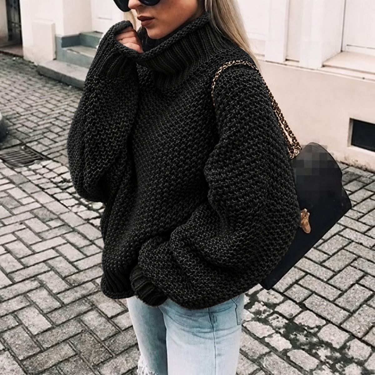 Women's Oversized Chunky-Knit Turtleneck Jumper - Black
