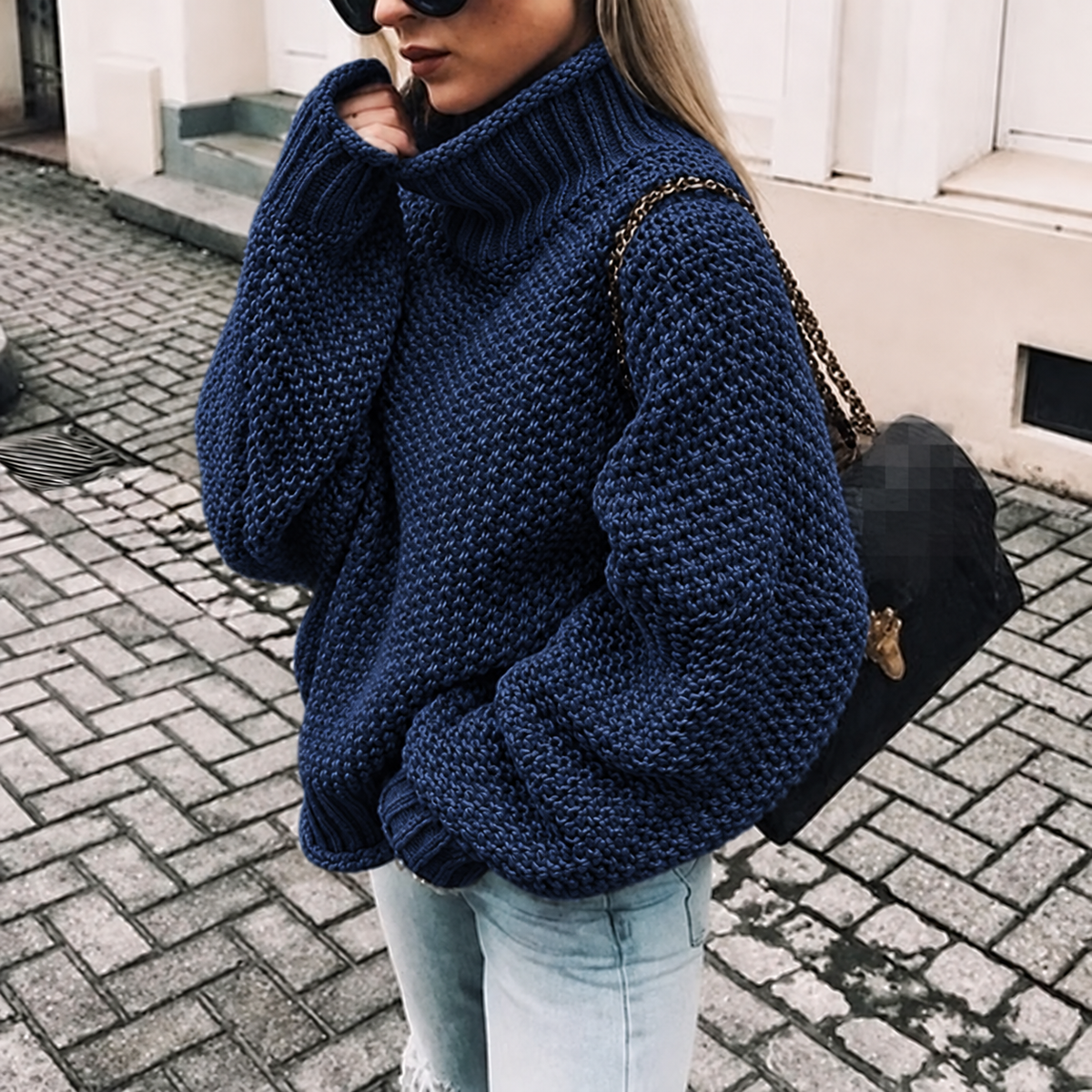 Women's Oversized Chunky-Knit Turtleneck Jumper - Navy